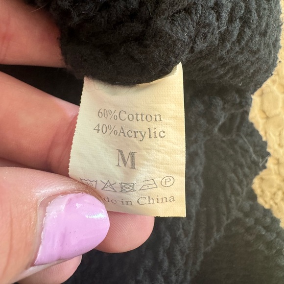 Women’s black knit turtleneck sweater - Picture 3 of 3